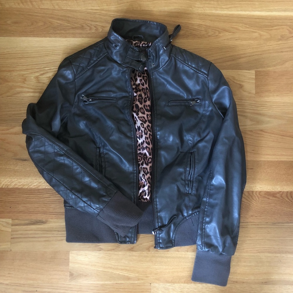 🍾Grey Leather Jacket with Leopard Lining